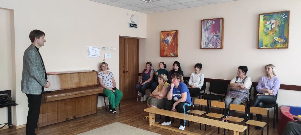 Сегодня, 13 ноября, депутат Макеевского городского совета Ирина Рудь провела встречу с трудовым коллективом Муниципального бюджетного учреждения «Городской дворец культуры им. В. Г. Кирсановой», Дворец культуры «ЯКХЗ» Сегодня, 13 ноября, депутат Макеевского городского совета Ирина Рудь провела встречу с трудовым коллективом Муниципального бюджетного учреждения «Городской дворец культуры им. В. Г. Кирсановой», Дворец культуры «ЯКХЗ»