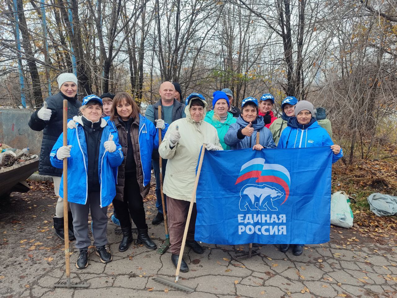 Елена Синецкая: Сегодня, 13 ноября, в рамках проекта «Городская среда», реализуемого Всероссийской Политической Партией «Единая Россия», сотрудники Управы Калининского внутригородского района Администрации городского округа...