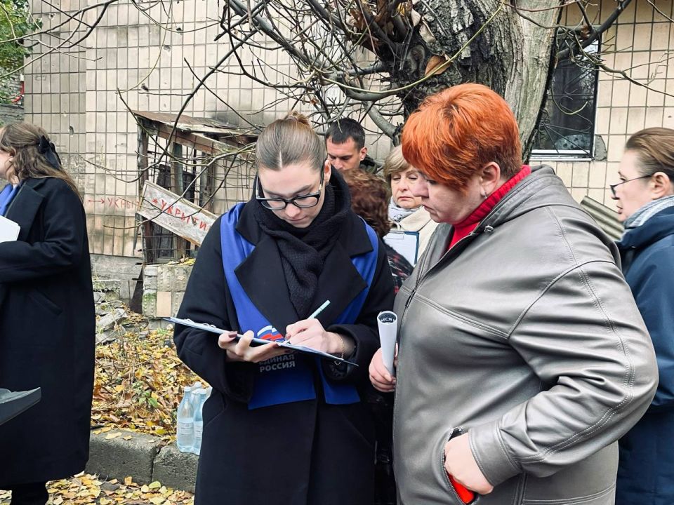 Председатель #Комитет_по_ЖКХ Анна Кондрыкинская провела сход граждан в Ворошиловском районе Донецка Председатель #Комитет_по_ЖКХ Анна Кондрыкинская провела сход граждан в Ворошиловском районе Донецка