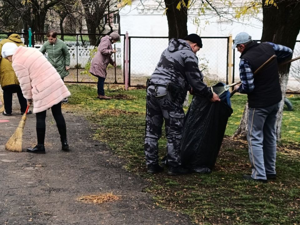 Наталья Великодная: Сегодня, 13 ноября, в рамках партийного проекта Единой России "Чистая страна", а также традиционной экологической акции «Чистый четверг» жители населенных пунктов Тельмановского округа приняли участие в... Наталья Великодная: Сегодня, 13 ноября, в рамках партийного проекта Единой России "Чистая страна", а также традиционной экологической акции «Чистый четверг» жители населенных пунктов Тельмановского округа приняли участие в...