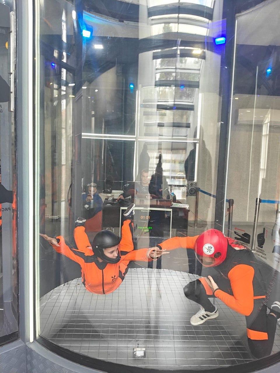 Александр Шатов: Шахтерские теннисисты полетали в аэродинамическом комплексе на Сахалине Александр Шатов: Шахтерские теннисисты полетали в аэродинамическом комплексе на Сахалине