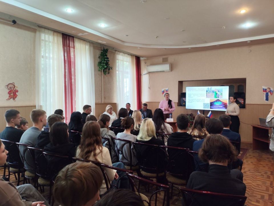 Сегодня в Муниципальном бюджетном учреждении «Городской дворец культуры им. В. Г. Кирсановой», Дворец культуры «ЯКХЗ» состоялось очень важное мероприятие, тема которого «Проблематика вовлечения молодежи в деструктивную... Сегодня в Муниципальном бюджетном учреждении «Городской дворец культуры им. В. Г. Кирсановой», Дворец культуры «ЯКХЗ» состоялось очень важное мероприятие, тема которого «Проблематика вовлечения молодежи в деструктивную...