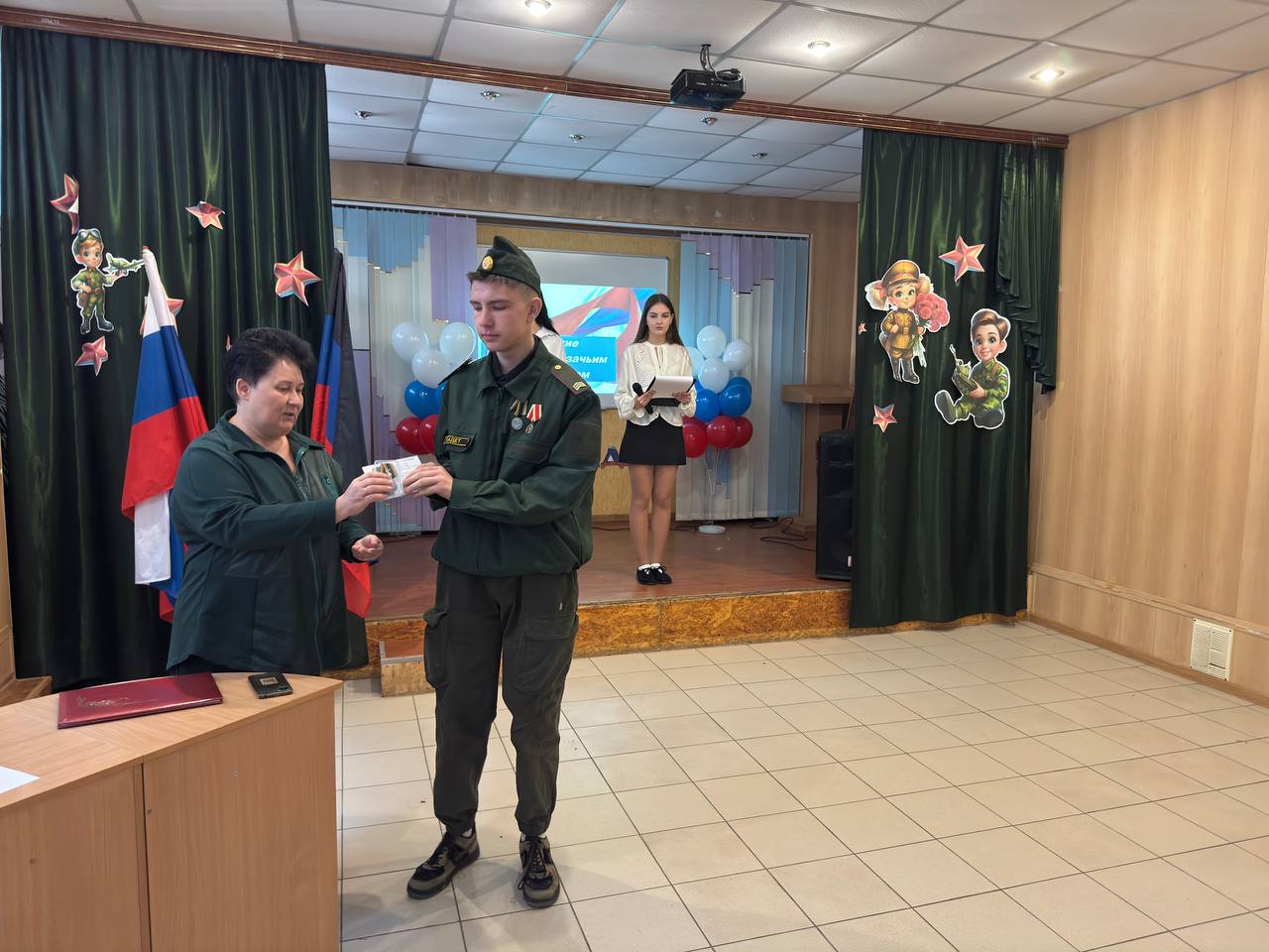 В Ждановке юные школьники приняли присягу В Ждановке юные школьники приняли присягу