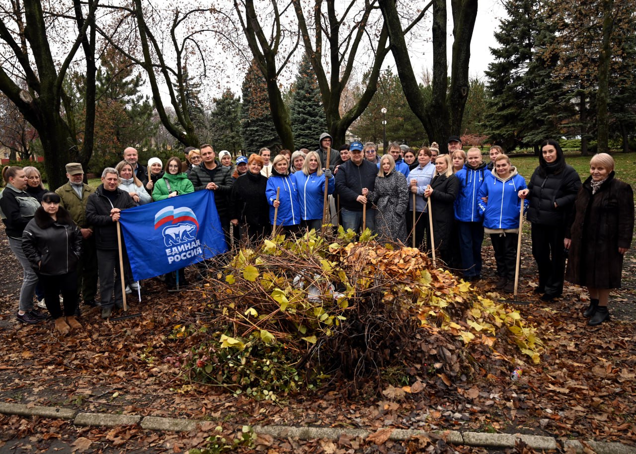 Иван Адамец: В Куйбышевском районе продолжается экологическая акция «Чистый четверг» в рамках проекта «Городская среда» партии «Единая Россия» Иван Адамец: В Куйбышевском районе продолжается экологическая акция «Чистый четверг» в рамках проекта «Городская среда» партии «Единая Россия»