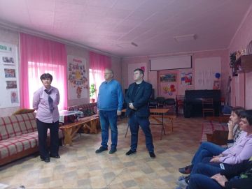 Сегодня, 13 ноября 2025 года, по поручению Главы Республики Дениса Пушилина, депутат Донецкого городского Совета ДНР Михаил Рыбаков провел встречу с трудовым коллективом Донецкого городского общества активных инвалидов...