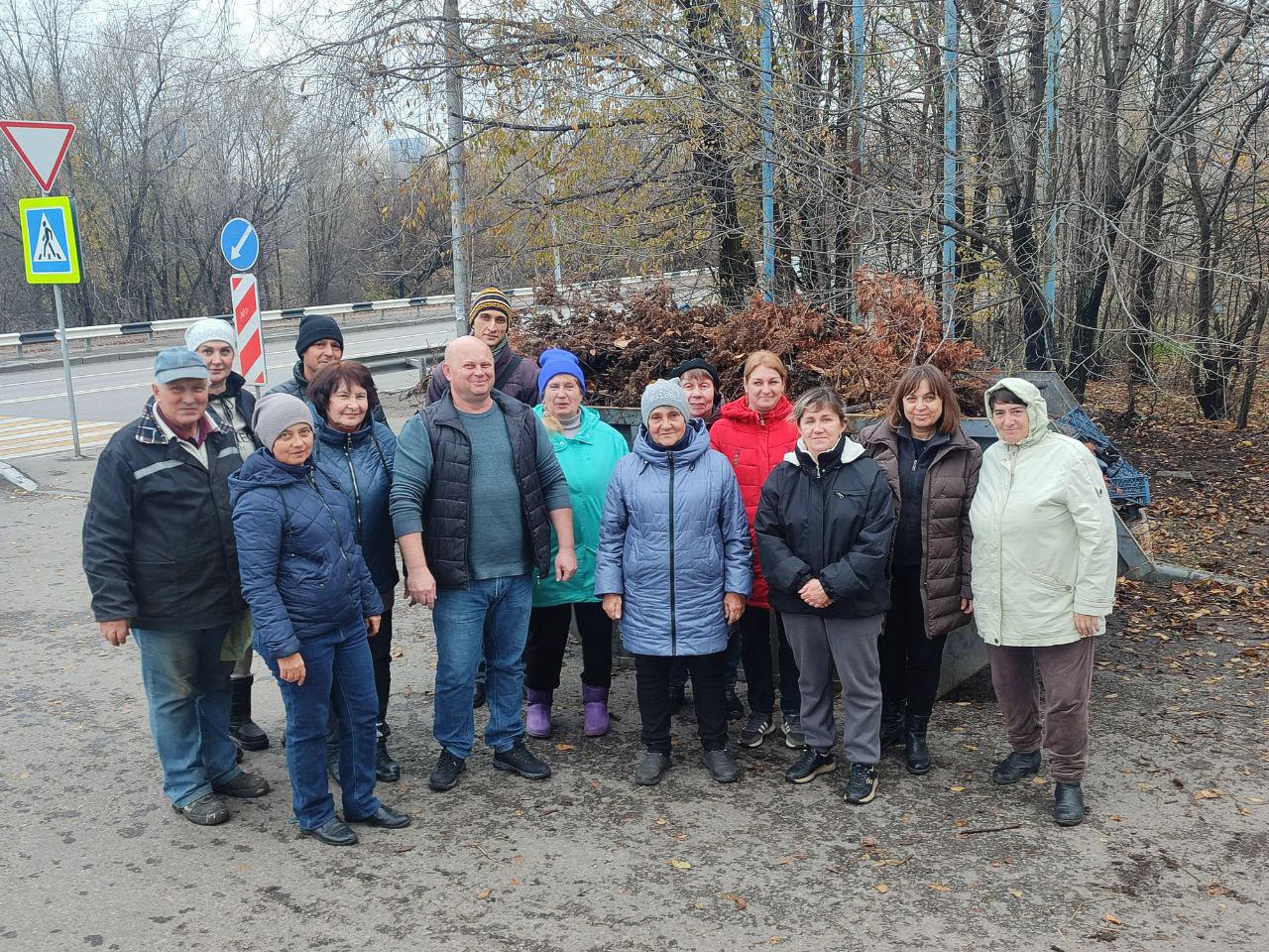 Елена Синецкая: Сегодня, 13 ноября, в рамках проекта «Городская среда», реализуемого Всероссийской Политической Партией «Единая Россия», сотрудники Управы Калининского внутригородского района Администрации городского округа... Елена Синецкая: Сегодня, 13 ноября, в рамках проекта «Городская среда», реализуемого Всероссийской Политической Партией «Единая Россия», сотрудники Управы Калининского внутригородского района Администрации городского округа...