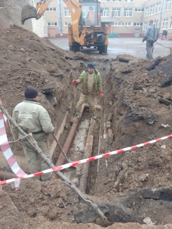 ПРОФЕССИОНАЛИЗМ И ОПЕРАТИВНОСТЬ: СЕГОДНЯ В ФИЛИАЛЕ "МАКЕЕВКАТЕПЛОСЕТЬ" РАБОТАЮТ 17 АВАРИЙНЫХ БРИГАД ПРОФЕССИОНАЛИЗМ И ОПЕРАТИВНОСТЬ: СЕГОДНЯ В ФИЛИАЛЕ "МАКЕЕВКАТЕПЛОСЕТЬ" РАБОТАЮТ 17 АВАРИЙНЫХ БРИГАД