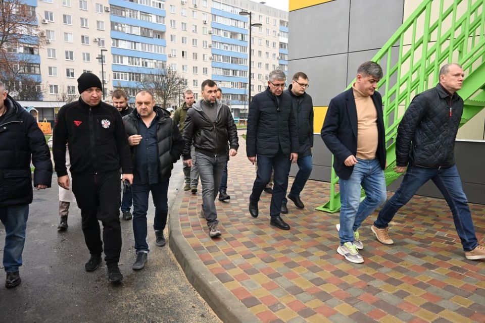 Губернатор Тульской области Дмитрий Миляев в ходе рабочего визита в Мариуполь совместно с Главой ДНР Денисом Пушилиным проинспектировал ход восстановления социальной инфраструктуры города Губернатор Тульской области Дмитрий Миляев в ходе рабочего визита в Мариуполь совместно с Главой ДНР Денисом Пушилиным проинспектировал ход восстановления социальной инфраструктуры города