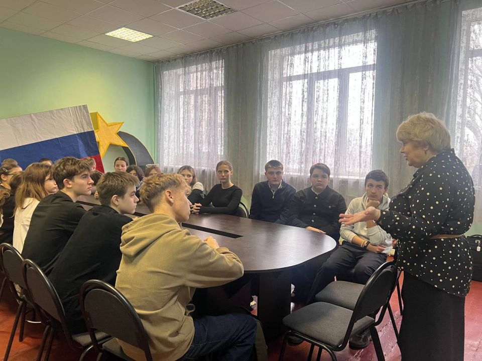 Сергей Желновач: В ГБОУ "Школа №3 г.о. Дебальцево" состоялось мероприятие, направленное на формирование предпринимательского мышления у школьников - "Азы предпринимательства" Сергей Желновач: В ГБОУ "Школа №3 г.о. Дебальцево" состоялось мероприятие, направленное на формирование предпринимательского мышления у школьников - "Азы предпринимательства"