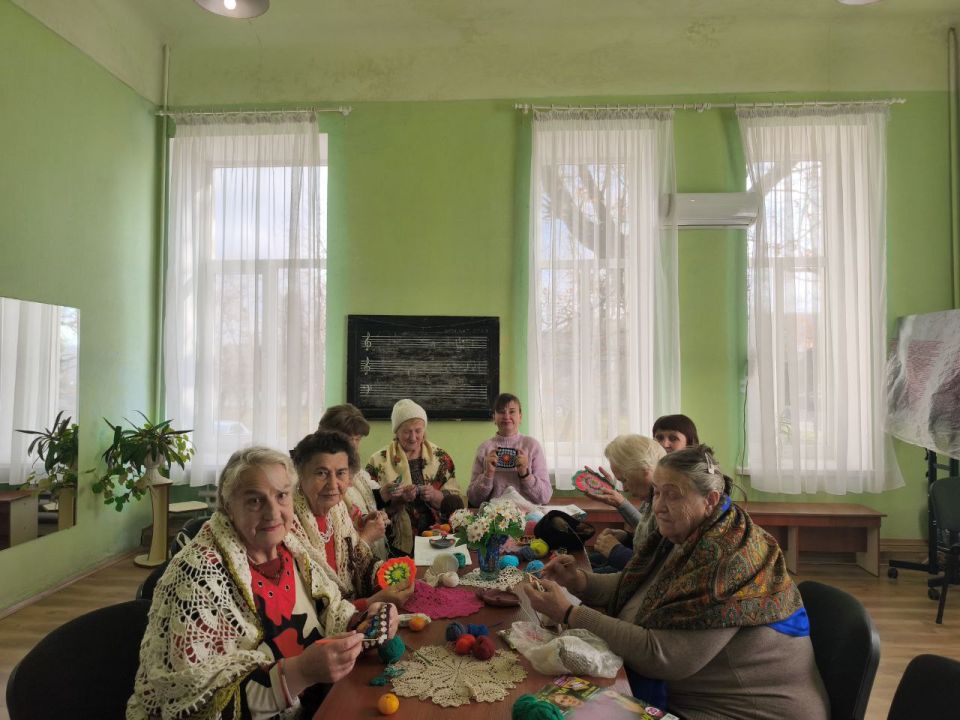 «ВОЛШЕБНАЯ ПЕТЕЛЬКА». В четверг, 13 ноября 2025 года, в мини - студии декоративно - прикладного искусства «Творческий мир» МБУ «Дворец культуры имени Владимира Маяковского городского округа Торез» состоялся мастер - класс по... «ВОЛШЕБНАЯ ПЕТЕЛЬКА». В четверг, 13 ноября 2025 года, в мини - студии декоративно - прикладного искусства «Творческий мир» МБУ «Дворец культуры имени Владимира Маяковского городского округа Торез» состоялся мастер - класс по...