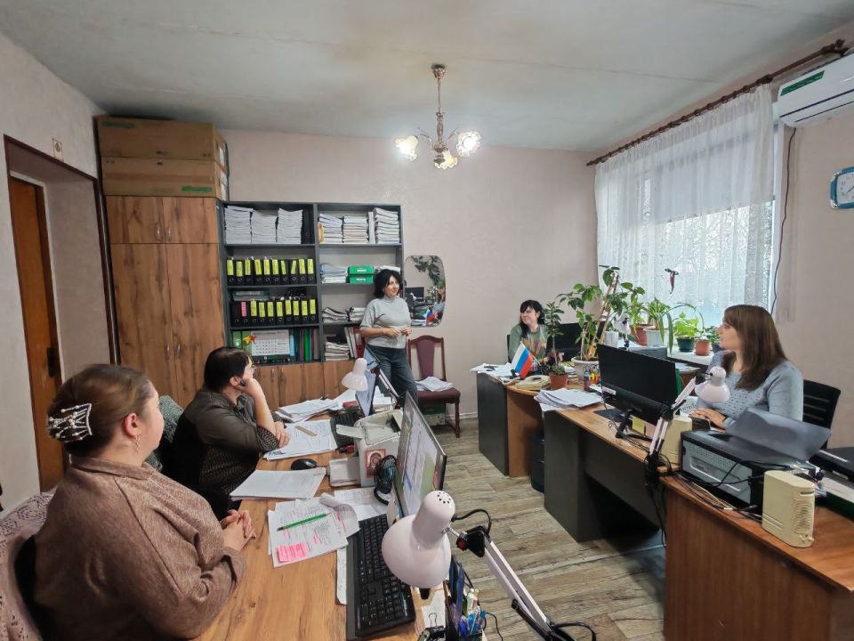 Встреча с трудовым коллективом Встреча с трудовым коллективом