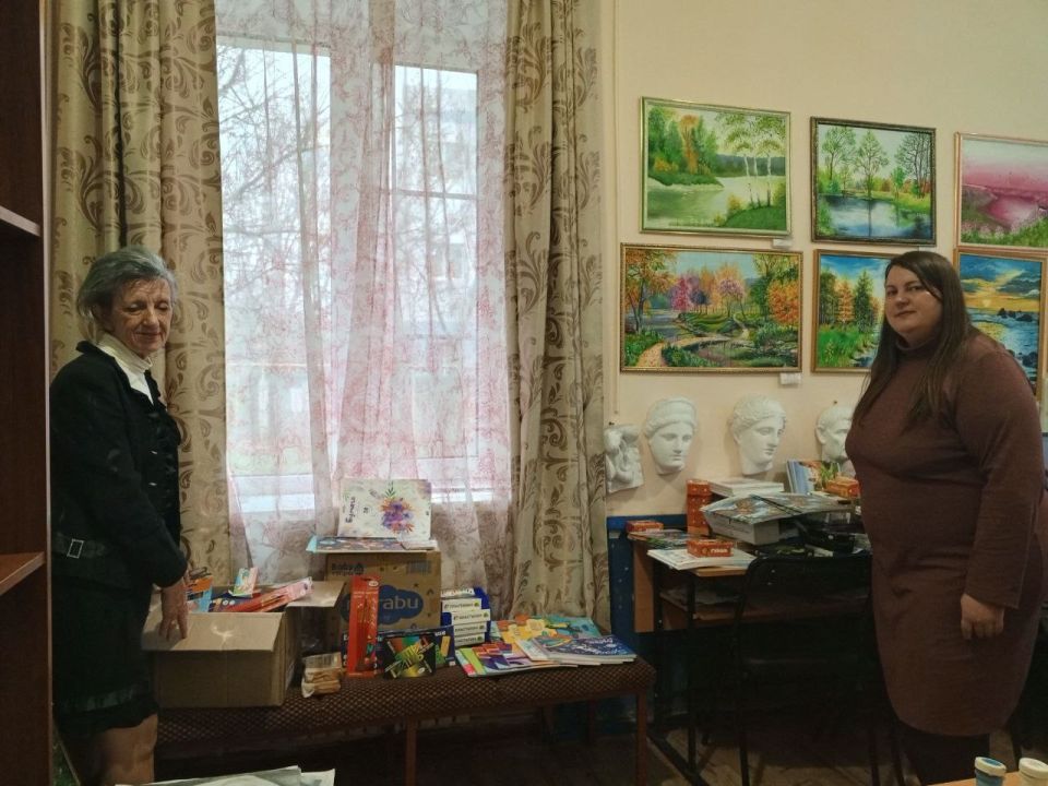 Активисты Женского движения партии "Единая Россия" и Совет женщин Шахтёрска благодарят за полученный гуманитарный груз, собранный неравнодушными жителями Сахалина для воспитанников Шахтёрской школы искусств Активисты Женского движения партии "Единая Россия" и Совет женщин Шахтёрска благодарят за полученный гуманитарный груз, собранный неравнодушными жителями Сахалина для воспитанников Шахтёрской школы искусств