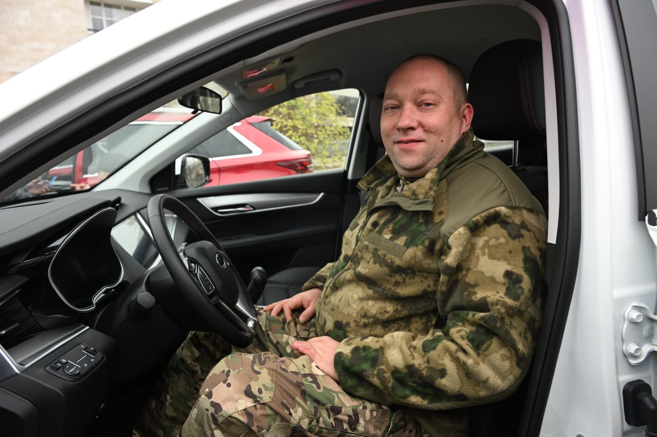 Еще пять ветеранов-защитников Донбасса получили авто с ручным управлением от фонда «Защитники Отечества» Еще пять ветеранов-защитников Донбасса получили авто с ручным управлением от фонда «Защитники Отечества»