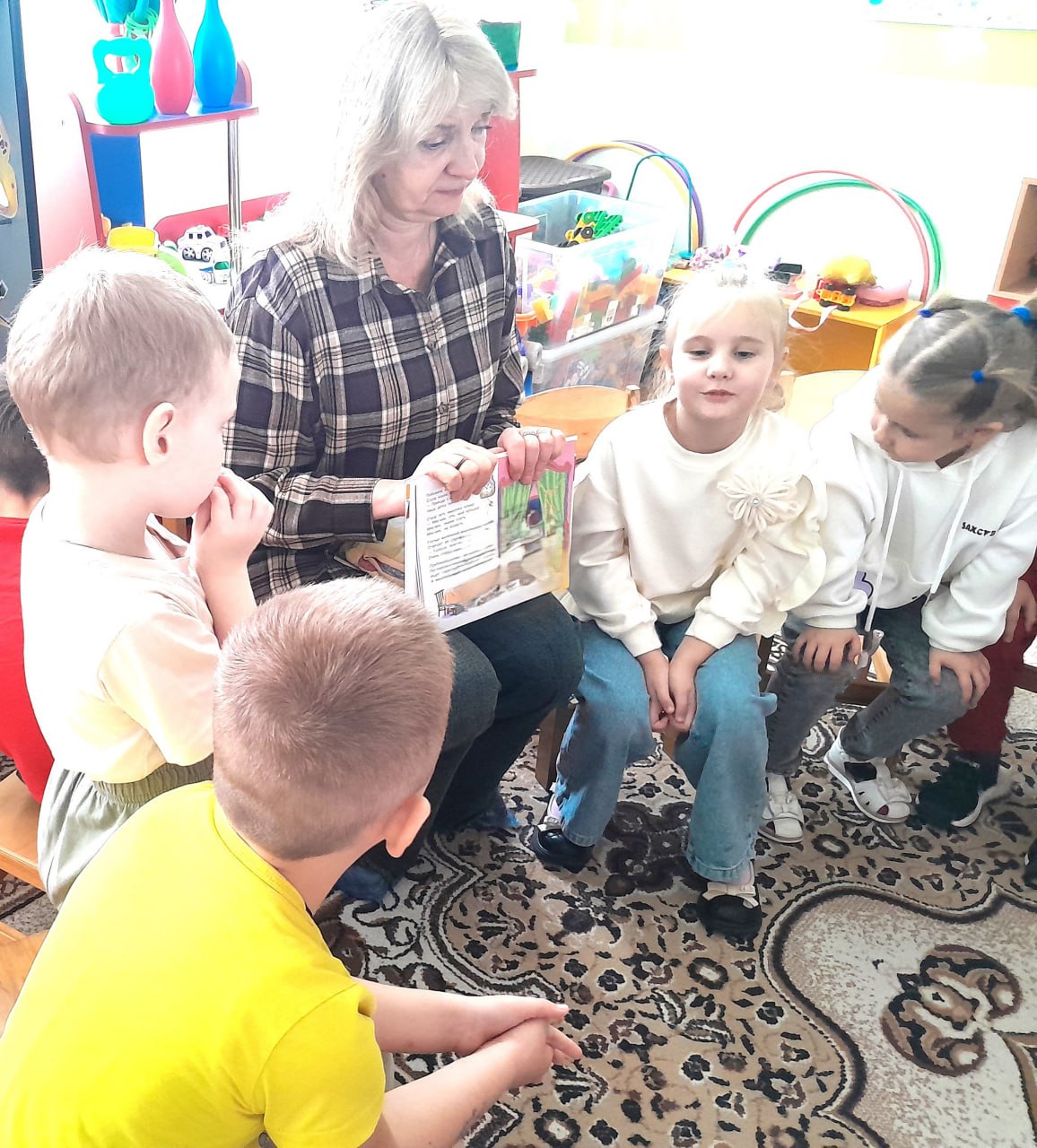 Все читают Маршака. Сотрудники детской библиотеки-филиала провели для воспитанников ГКДОУ «Детский сад № 4 "Сказка" г. о. Дебальцево» громкие чтения «Все читают Маршака» Все читают Маршака. Сотрудники детской библиотеки-филиала провели для воспитанников ГКДОУ «Детский сад № 4 "Сказка" г. о. Дебальцево» громкие чтения «Все читают Маршака»