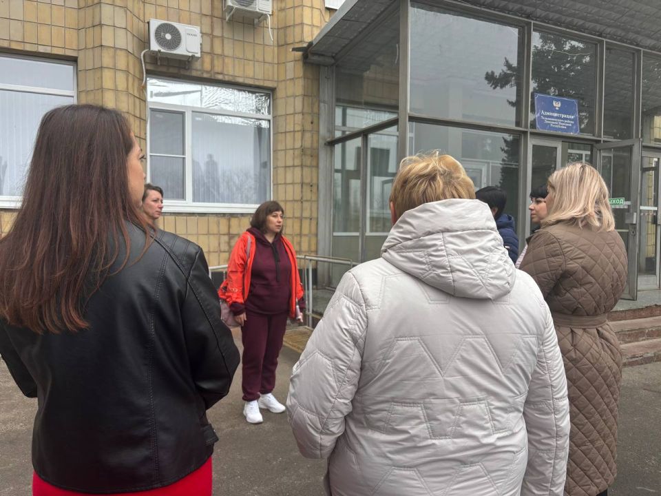 13.11.2025 года председатель Тельмановского муниципального совета Дмитрий Липчанский совместно с депутатами Тельмановского муниципального совета Натальей Зубач И Юлией Линник приняли участие в заседании штаба по вопросам... 13.11.2025 года председатель Тельмановского муниципального совета Дмитрий Липчанский совместно с депутатами Тельмановского муниципального совета Натальей Зубач И Юлией Линник приняли участие в заседании штаба по вопросам...
