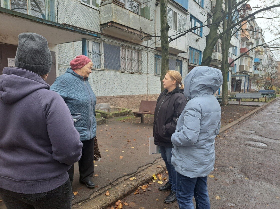 11 ноября 2025 года, начальник Светлодарского территориального отдела управления по работе с территориальными органами администрации городского округа Дебальцево Юлия Шевченко встретилась с жителями города Светлодарск 11 ноября 2025 года, начальник Светлодарского территориального отдела управления по работе с территориальными органами администрации городского округа Дебальцево Юлия Шевченко встретилась с жителями города Светлодарск