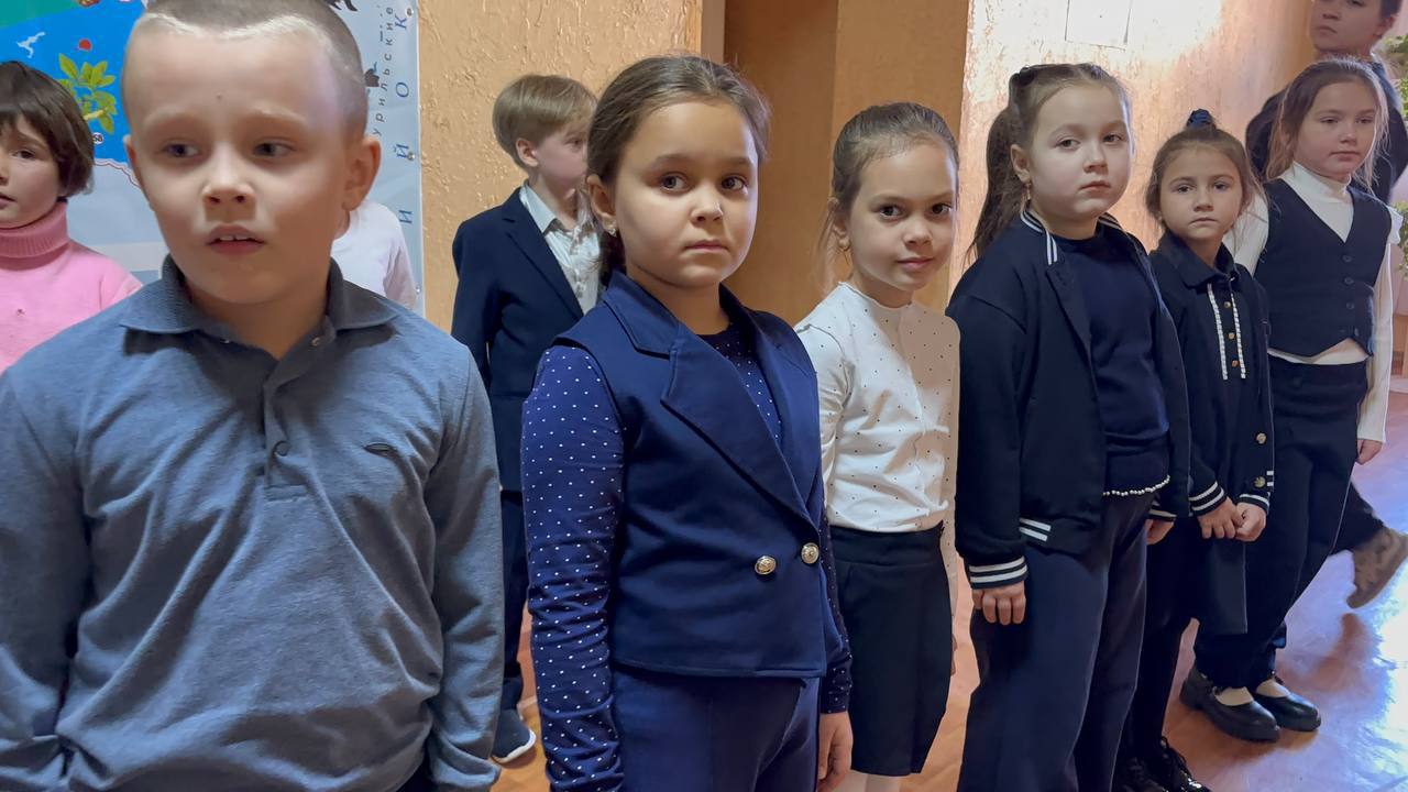 ЕДИНАЯ БОЛЬШАЯ ПЕРЕМЕНА. В рамках проекта «Единая большая перемена» в Тельмановской гимназии, 14 ноября 2025 советник директора по воспитанию совместно с активистами школьного Движения Первых провели для обучающихся... ЕДИНАЯ БОЛЬШАЯ ПЕРЕМЕНА. В рамках проекта «Единая большая перемена» в Тельмановской гимназии, 14 ноября 2025 советник директора по воспитанию совместно с активистами школьного Движения Первых провели для обучающихся...