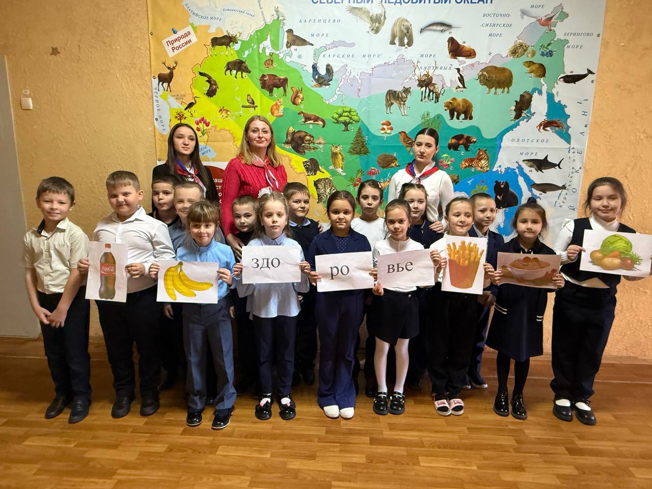 ЕДИНАЯ БОЛЬШАЯ ПЕРЕМЕНА. В рамках проекта «Единая большая перемена» в Тельмановской гимназии, 14 ноября 2025 советник директора по воспитанию совместно с активистами школьного Движения Первых провели для обучающихся...