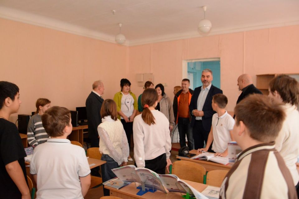 Алексей Дорофеев: Есть в донецких школах какая-то особенная атмосфера Алексей Дорофеев: Есть в донецких школах какая-то особенная атмосфера