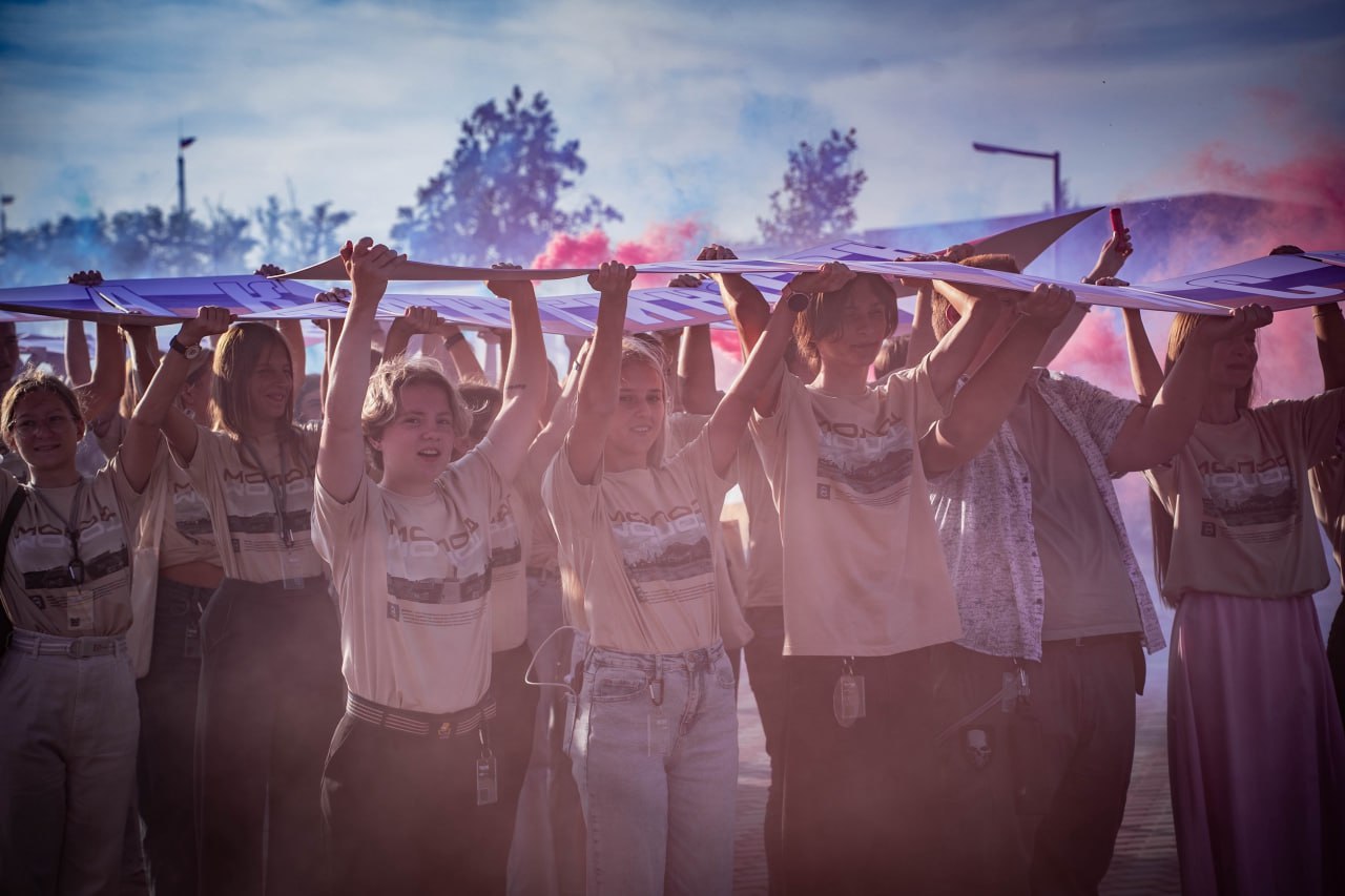 В ДНР реализуется национальный проект «Молодежь и дети», целью которого является создание благоприятных условий, чтобы молодые люди Донбасса могли развиваться, реализовывать свои идеи и чувствовать, что будущее региона – в... В ДНР реализуется национальный проект «Молодежь и дети», целью которого является создание благоприятных условий, чтобы молодые люди Донбасса могли развиваться, реализовывать свои идеи и чувствовать, что будущее региона – в...