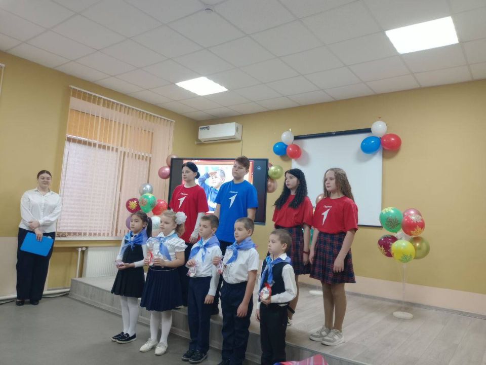Сегодня в Бердянской школе Мангушского муниципального округа состоялось особое мероприятие — «Посвящение в Орлята»! Сегодня в Бердянской школе Мангушского муниципального округа состоялось особое мероприятие — «Посвящение в Орлята»!