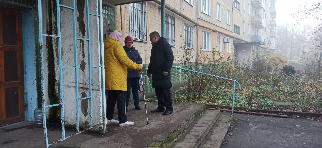 Юрий Атаманов: С моим заместителем Николаем Тимченко с целью мониторинга по обеспечению теплом жителей МКД побывали в Буденновском районе по улице Нижнекурганская Юрий Атаманов: С моим заместителем Николаем Тимченко с целью мониторинга по обеспечению теплом жителей МКД побывали в Буденновском районе по улице Нижнекурганская