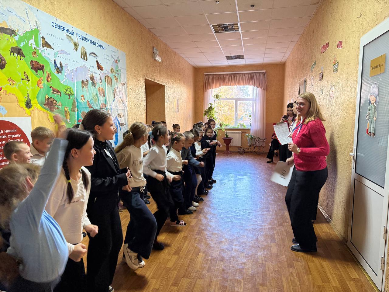 ЕДИНАЯ БОЛЬШАЯ ПЕРЕМЕНА. В рамках проекта «Единая большая перемена» в Тельмановской гимназии, 14 ноября 2025 советник директора по воспитанию совместно с активистами школьного Движения Первых провели для обучающихся... ЕДИНАЯ БОЛЬШАЯ ПЕРЕМЕНА. В рамках проекта «Единая большая перемена» в Тельмановской гимназии, 14 ноября 2025 советник директора по воспитанию совместно с активистами школьного Движения Первых провели для обучающихся...