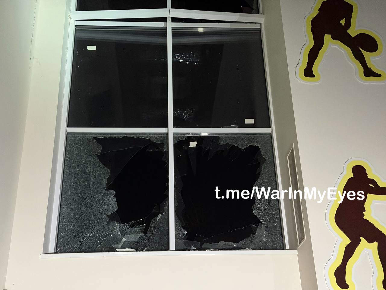 Последствия падения обломков сбитого БПЛА ВСУ на территорию Григорьевской школы ( школа Ахметова ) в Ворошиловском районе Донецка Последствия падения обломков сбитого БПЛА ВСУ на территорию Григорьевской школы ( школа Ахметова ) в Ворошиловском районе Донецка