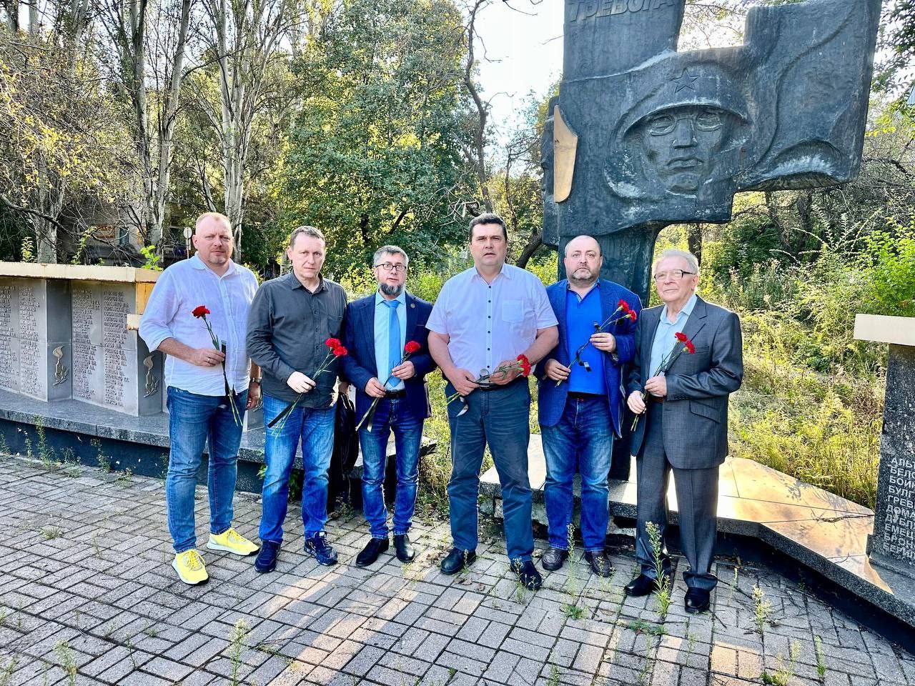 Журналисты Донецкой Народной Республики поздравляют с днем рождения председателя Союза журналистов России Владимира Соловьева! Журналисты Донецкой Народной Республики поздравляют с днем рождения председателя Союза журналистов России Владимира Соловьева!