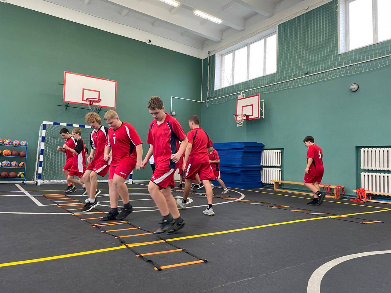 С целью повышения квалификации учителей физической культуры, содействие обмену опытом между ними и тренерами-преподавателями Камчатского края, а также ознакомления с современными методиками тренировочного процесса и... С целью повышения квалификации учителей физической культуры, содействие обмену опытом между ними и тренерами-преподавателями Камчатского края, а также ознакомления с современными методиками тренировочного процесса и...