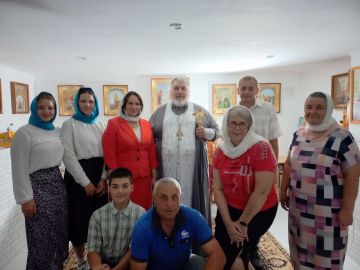 Несколько дней назад мы получили информацию, что трагически погибли протоиерей Владимир Шутов, настоятель храма Царственных мучеников села Александро-Калиново, расположенного под Константиновкой, и его супруга Светлана