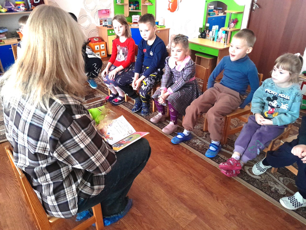 Все читают Маршака. Сотрудники детской библиотеки-филиала провели для воспитанников ГКДОУ «Детский сад № 4 "Сказка" г. о. Дебальцево» громкие чтения «Все читают Маршака» Все читают Маршака. Сотрудники детской библиотеки-филиала провели для воспитанников ГКДОУ «Детский сад № 4 "Сказка" г. о. Дебальцево» громкие чтения «Все читают Маршака»