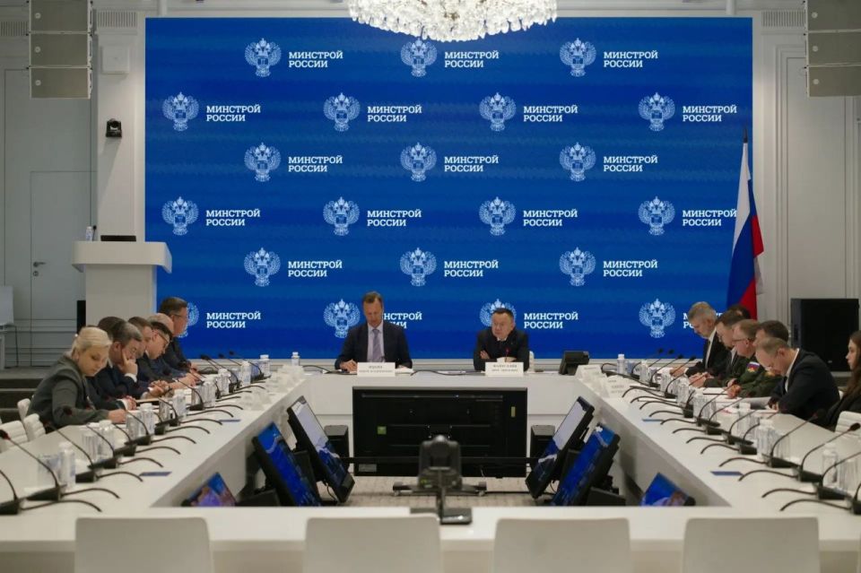 Глава Минстроя России Ирек Файзуллин провел совещание по вопросам водоснабжения Донецкой Народной Республики и развития водовода «Река Дон – канал Северский Донец – Донбасс» Глава Минстроя России Ирек Файзуллин провел совещание по вопросам водоснабжения Донецкой Народной Республики и развития водовода «Река Дон – канал Северский Донец – Донбасс»