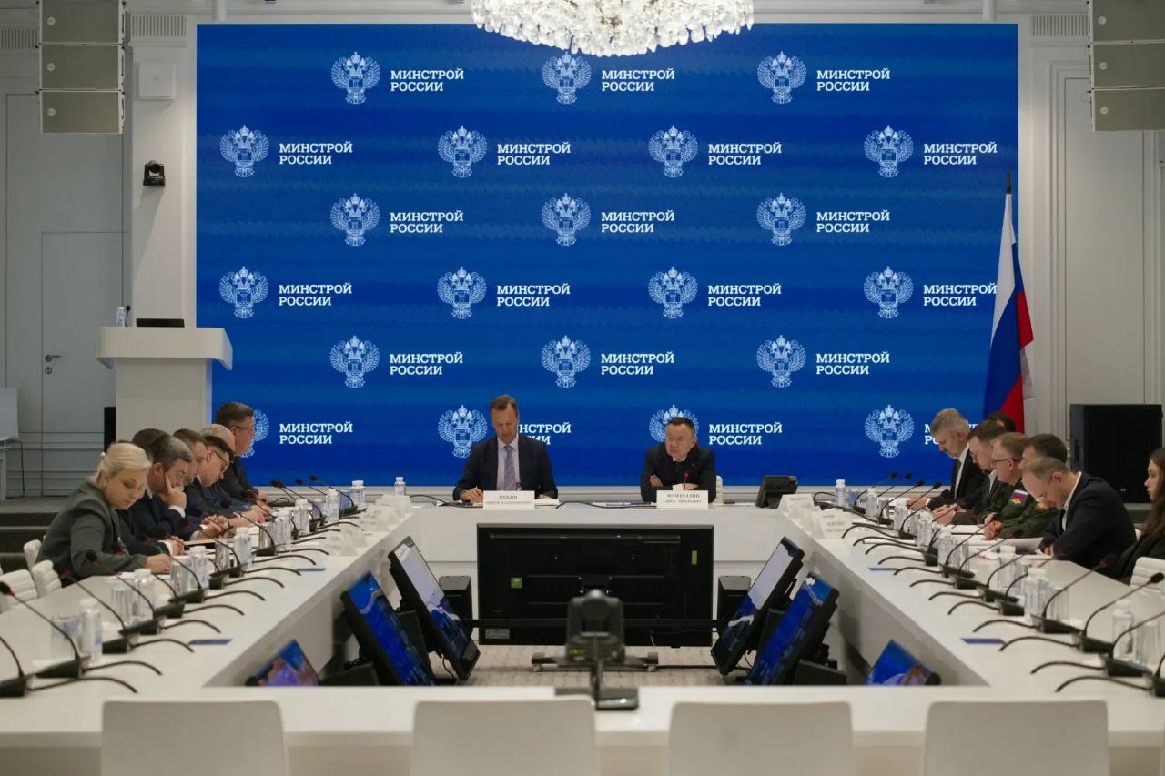 Глава Минстроя России Ирек Файзуллин провел совещание по вопросам водоснабжения Донецкой Народной Республики и развития водовода «Река Дон – канал Северский Донец – Донбасс» Глава Минстроя России Ирек Файзуллин провел совещание по вопросам водоснабжения Донецкой Народной Республики и развития водовода «Река Дон – канал Северский Донец – Донбасс»