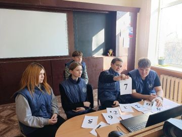 Харцызские знатоки побеждают с разгромным счетом