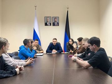 Против наркоугрозы!. Обсудили проблему распространения наркотиков среди молодежи и способы противодействия