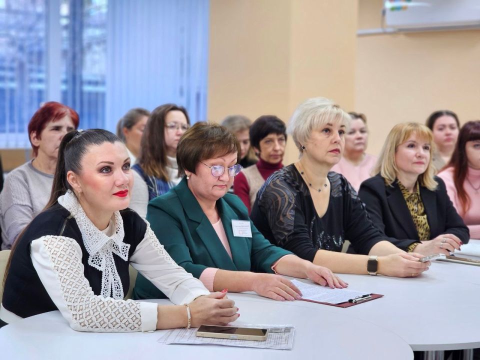 Центральная городская библиотека стала виртуальной площадкой для телемоста «Подвиг Гастелло: память, живущая в сердцах» Центральная городская библиотека стала виртуальной площадкой для телемоста «Подвиг Гастелло: память, живущая в сердцах»