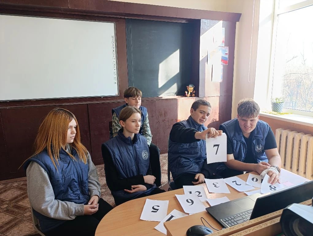 Харцызские знатоки побеждают с разгромным счетом