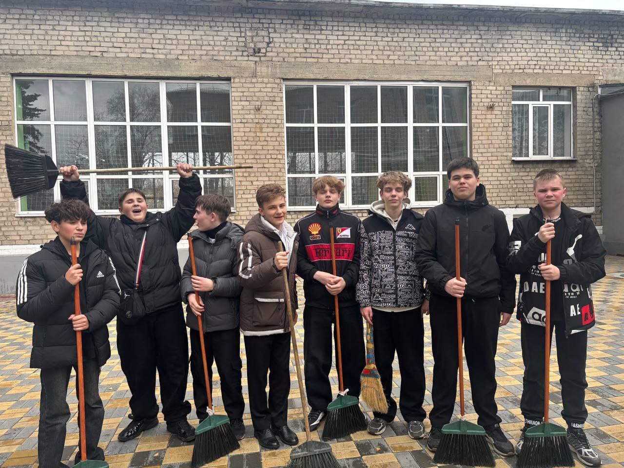 14 ноября учащиеся ГБОУ «Школа №2 г.о.Дебальцево», ГБОУ «Школа №5 г.о.Дебальцево», совместно с сектором по обеспечению деятельности КДНиЗП, отделом физической культуры, спорта и туризма администрации городского округа... 14 ноября учащиеся ГБОУ «Школа №2 г.о.Дебальцево», ГБОУ «Школа №5 г.о.Дебальцево», совместно с сектором по обеспечению деятельности КДНиЗП, отделом физической культуры, спорта и туризма администрации городского округа...