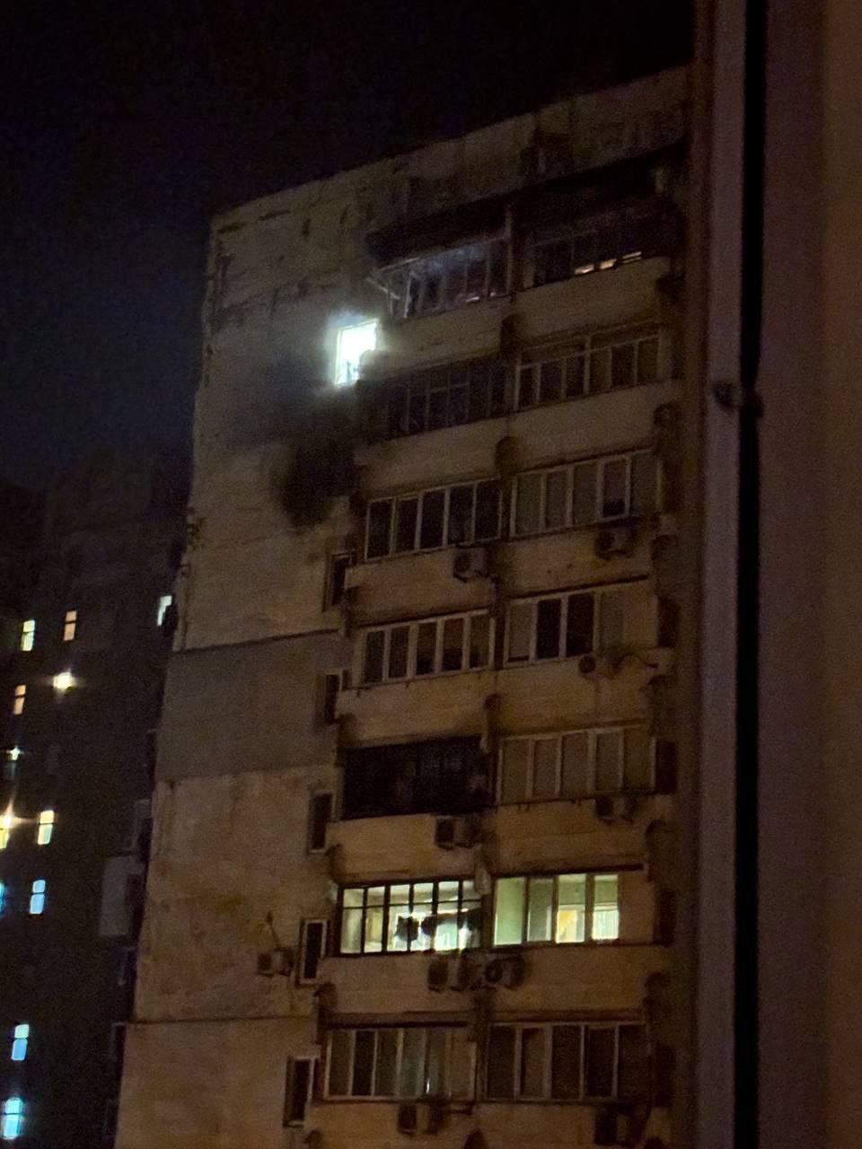 Враг атаковал лицей-интернат и жилые дома в Донецке Враг атаковал лицей-интернат и жилые дома в Донецке