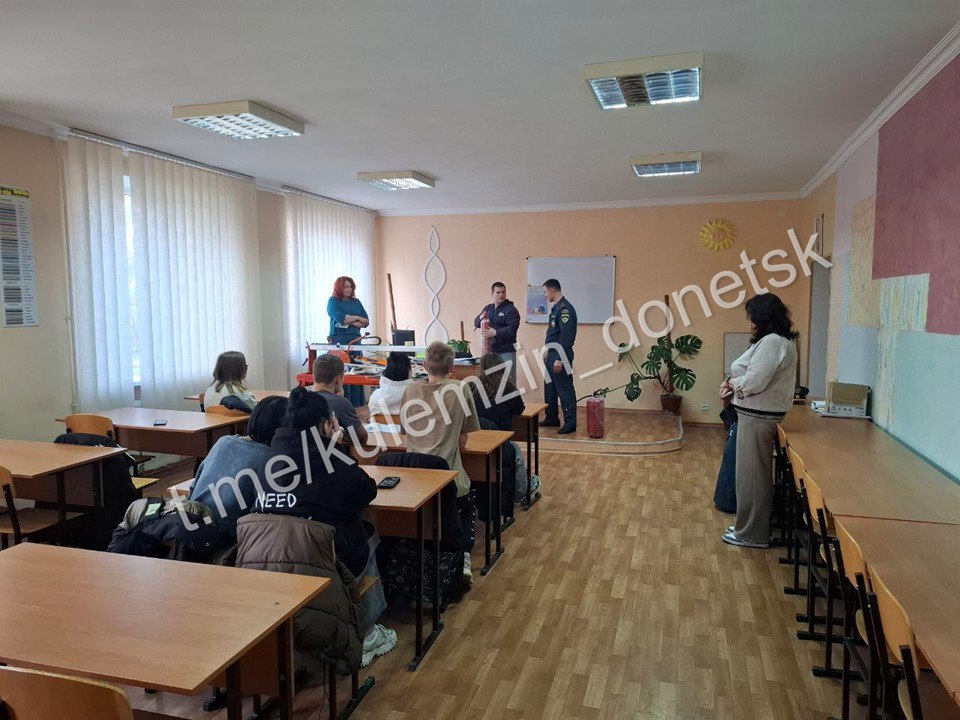 Специалисты управления опеки и попечительства администрации г. о. Донецк совместно со старшим инспектором отделения надзорной деятельности и профилактической работы Киевского района Главного управления МЧС России по ДНР...