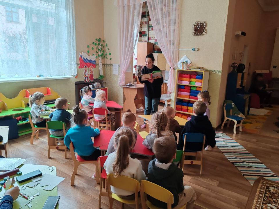 В рамках партийного проекта «Культура малой Родины» коллектив Мироновской поселковой библиотеки провёл для маленьких жителей посёлка, ребят детского сада «Теремок», творческий час «Мой любимый книжный герой» В рамках партийного проекта «Культура малой Родины» коллектив Мироновской поселковой библиотеки провёл для маленьких жителей посёлка, ребят детского сада «Теремок», творческий час «Мой любимый книжный герой»