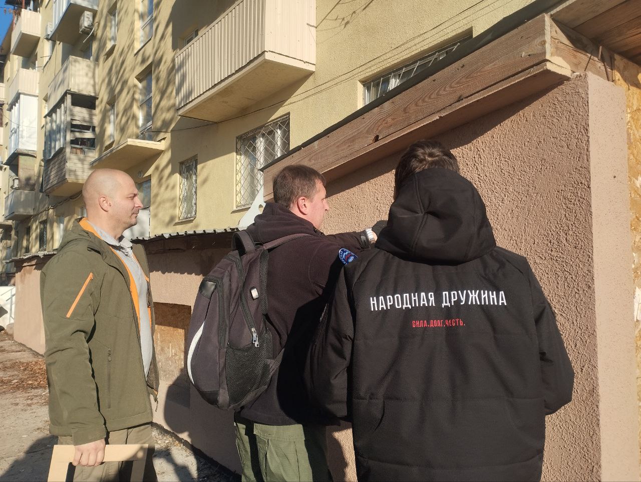 Сегодня на территории Ильичевского района города Мариуполь прошло мероприятие по ликвидации надписей с рекламой пронаркотического содержания