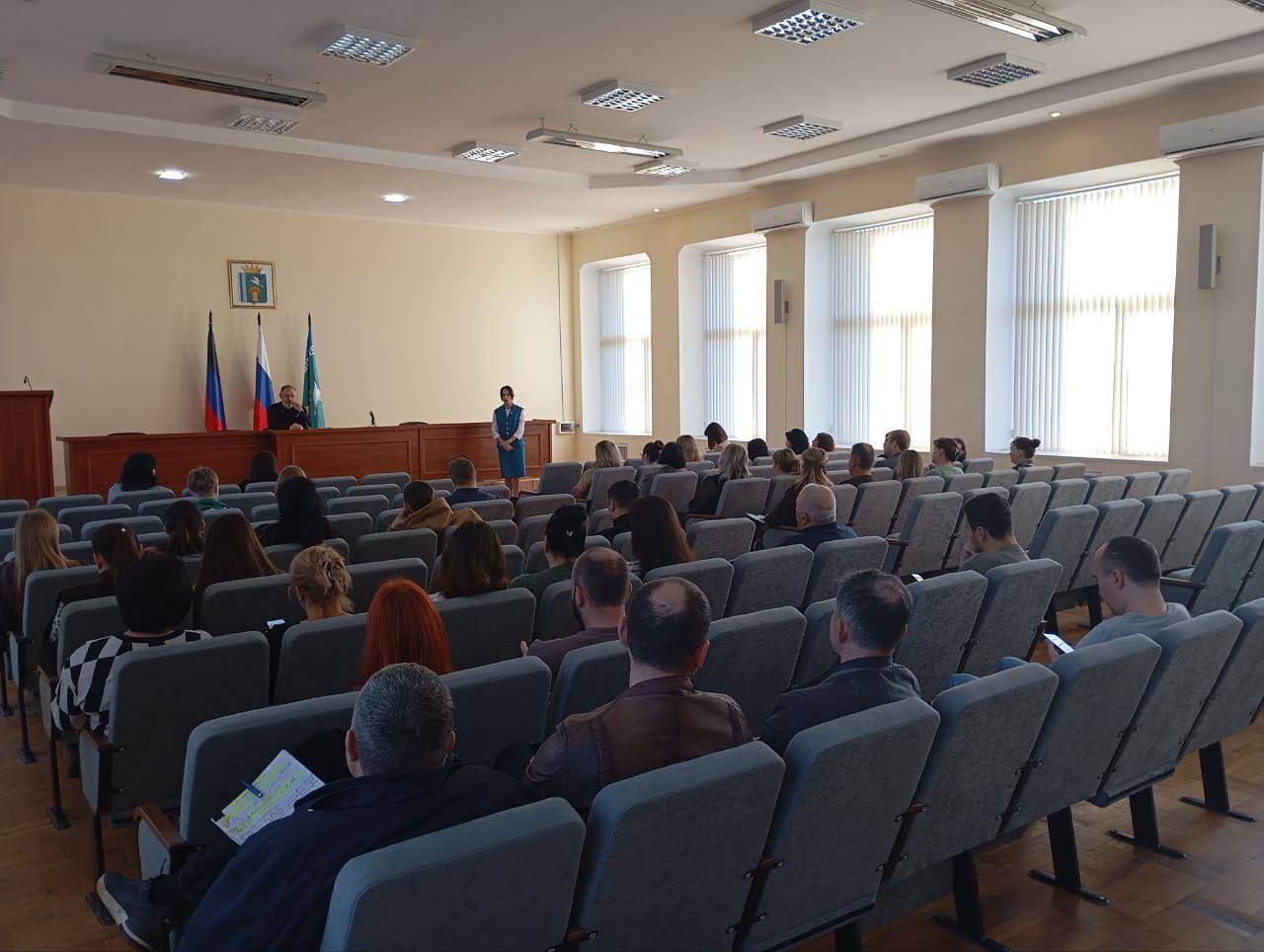 В формате «Выездного офиса» Государственный налоговый инспектор отдела учета и работы с налогоплательщиками – Шаповалова Яна Викторовна рассказала об имущественных налогах для физических лиц