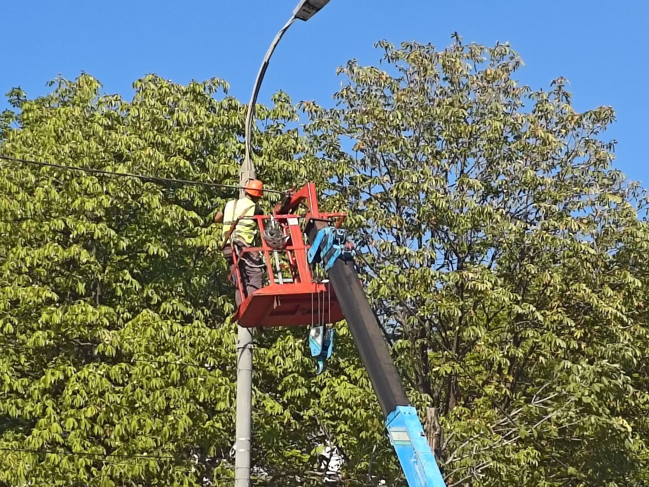 "Возрождаем Донбасс вместе": Снежное обретает новое освещение "Возрождаем Донбасс вместе": Снежное обретает новое освещение