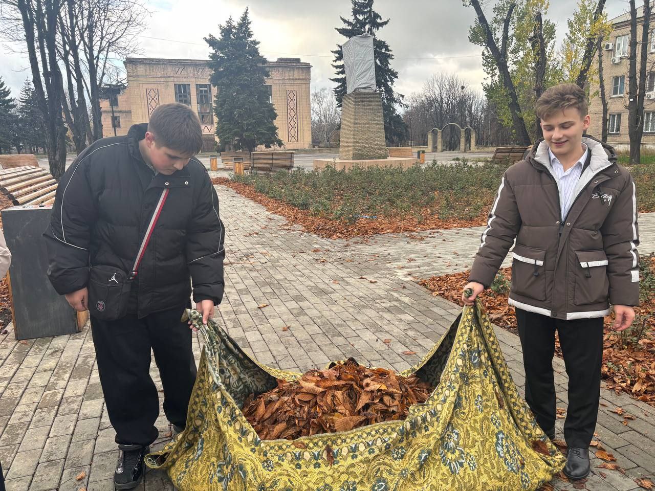 14 ноября учащиеся ГБОУ «Школа №2 г.о.Дебальцево», ГБОУ «Школа №5 г.о.Дебальцево», совместно с сектором по обеспечению деятельности КДНиЗП, отделом физической культуры, спорта и туризма администрации городского округа...