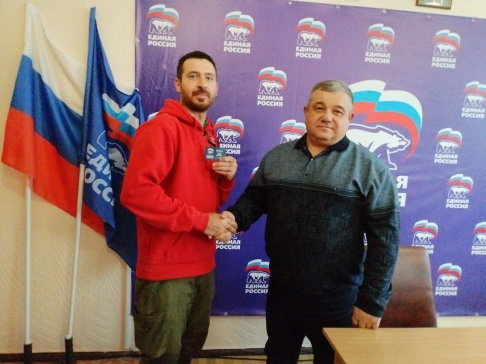 13 ноября депутат Дебальцевского городского совета Донецкой Народной Республики Сергей Прусов провел личный прием граждан в общественной приемной Всероссийской политической партии "Единая Россия" 13 ноября депутат Дебальцевского городского совета Донецкой Народной Республики Сергей Прусов провел личный прием граждан в общественной приемной Всероссийской политической партии "Единая Россия"