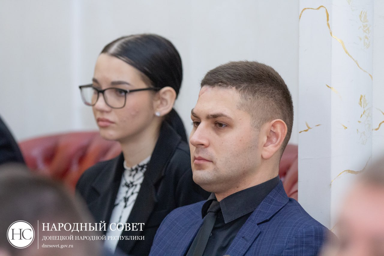 Фоторепортаж: Пленарное заседание Народного Совета ДНР Фоторепортаж: Пленарное заседание Народного Совета ДНР