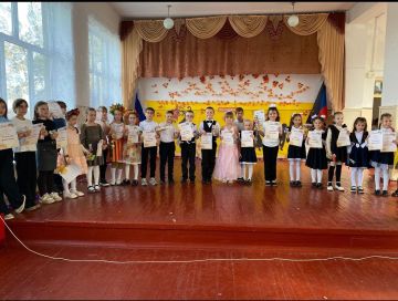 Сегодня в Новоселовской школе проведено праздничное мероприятие "Осень в родном селе"