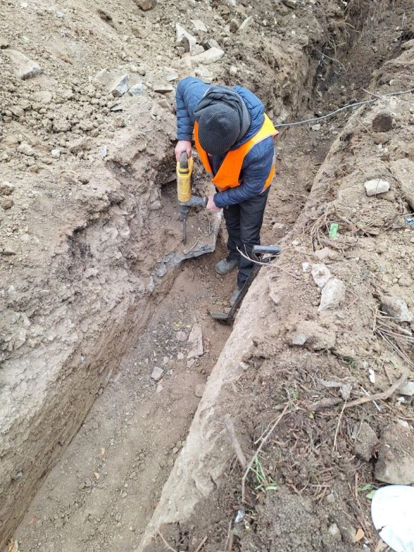 Нижегородские подрядчики продолжают монтаж водопровода к котельной в Харцызске Нижегородские подрядчики продолжают монтаж водопровода к котельной в Харцызске
